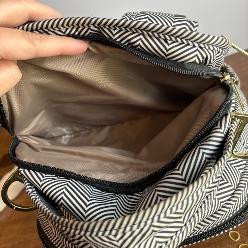 Ju-Ju-Be Be Right Back Diaper Bag black & white striped with gold hardware - Picture 12 of 13